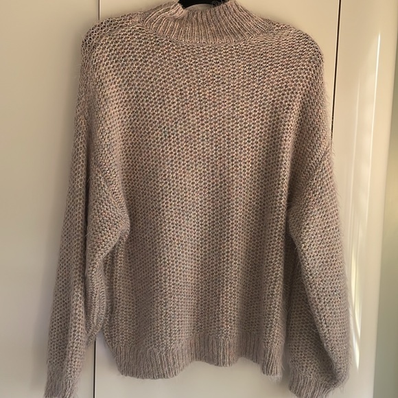 Joie mottled pink knit turtle neck size medium - Picture 4 of 11